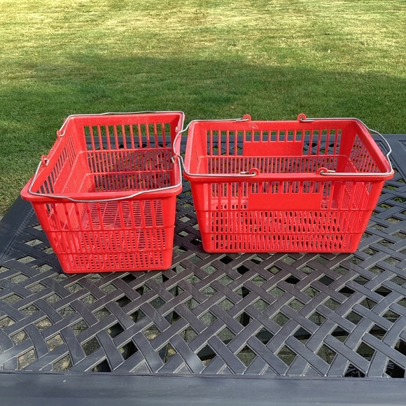 4 Red Plastic Hand Held Shopping Baskets - Picture 9 of 13